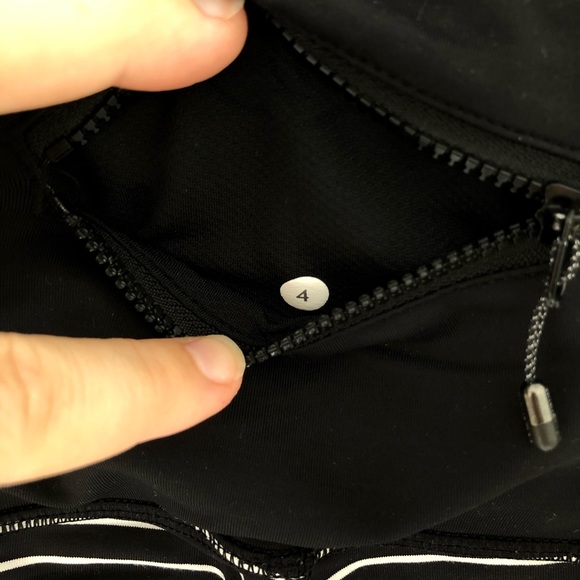 EUC lululemon runday crop in parallel stripe - Picture 3 of 5